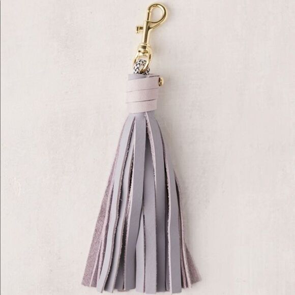 NWT UO USB Leather Tassel Keychain + Charger Cord - Picture 2 of 3